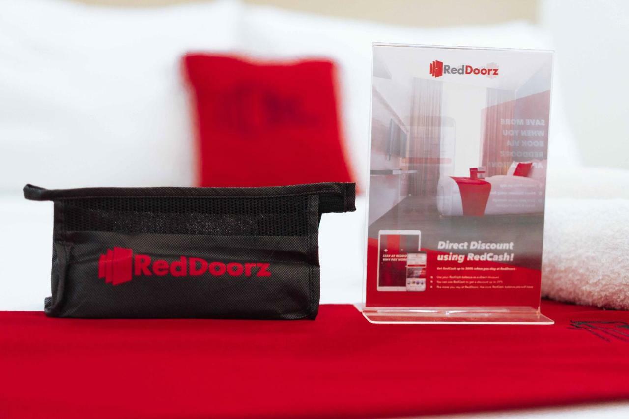 Reddoorz Plus Near Sm Lanang Davao Екстер'єр фото
